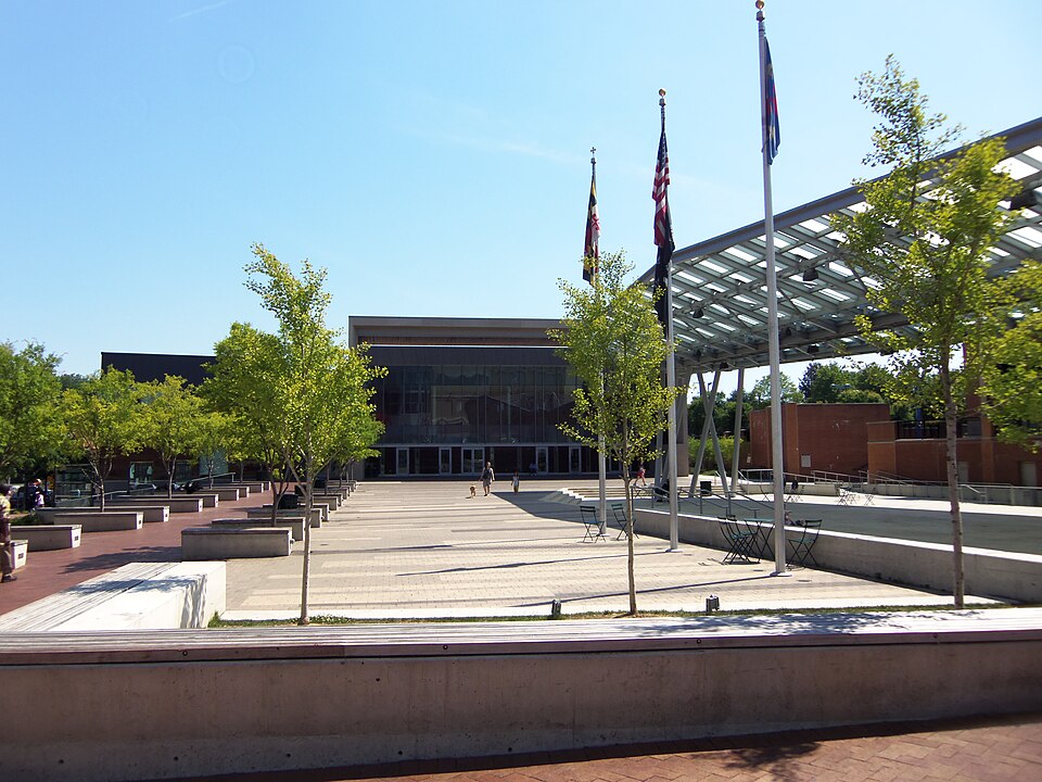 File:Veterans Plaza SS MD.JPG